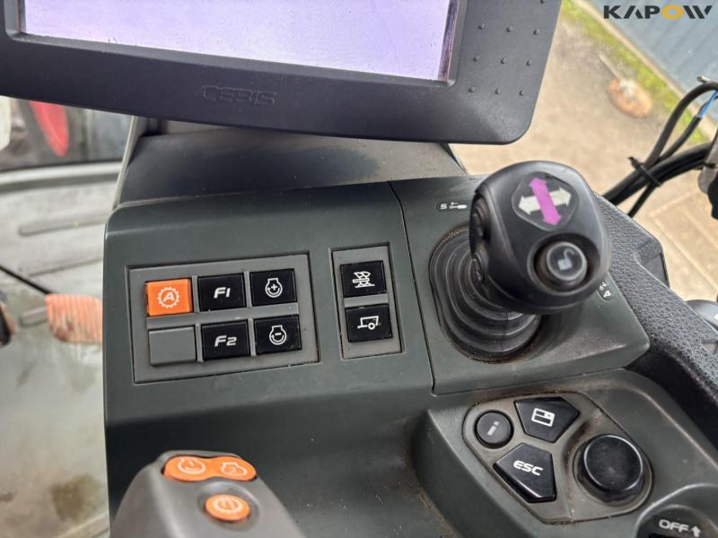 Claas Axion 850 tractor 48