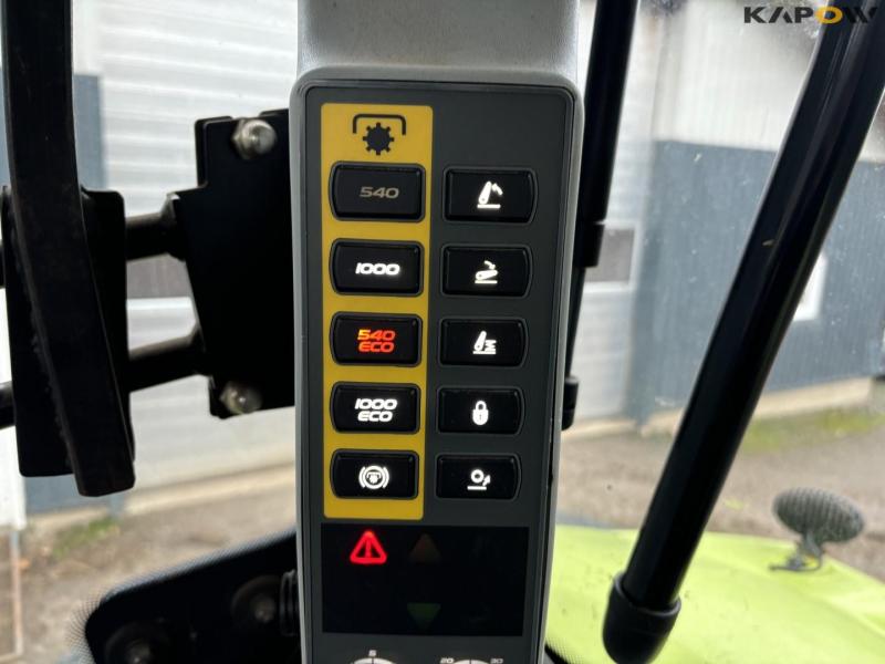 Claas Axion 850 tractor 58