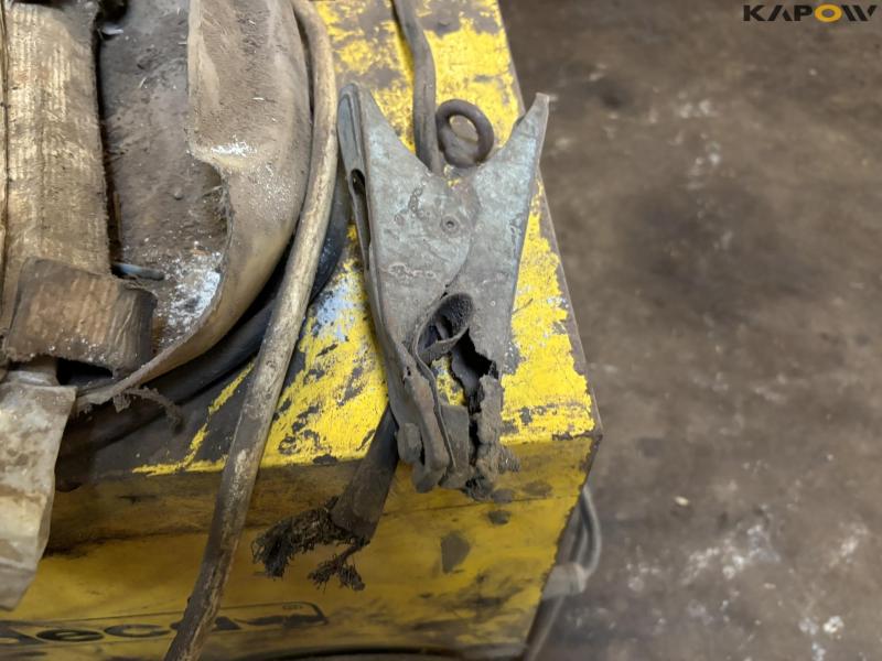 Deca Primus 260E welder 9