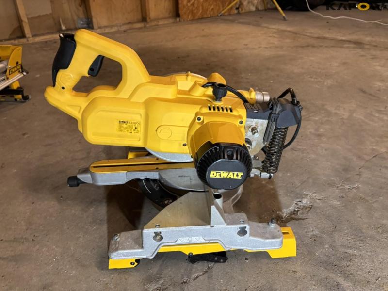 Dewalt DWS777-QS gear saw with table 10