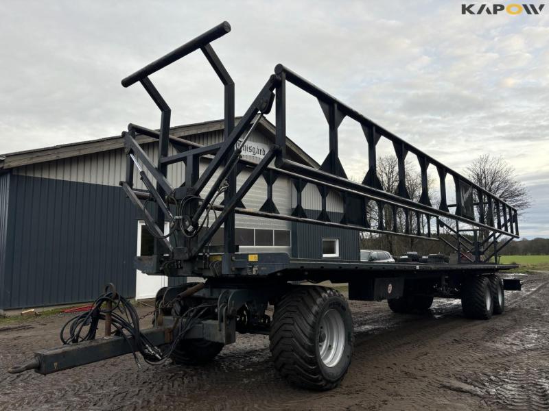 Dinapolis straw wagon with hydraulically foldable sides 1