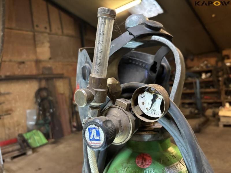 ESAB LKB 320 CO2 welder 23