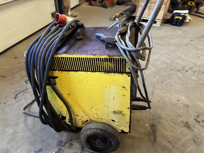 Esab THF 400 electrode welder 4