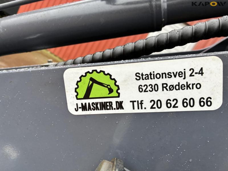 Eurotrac W11 skid steer loader 10