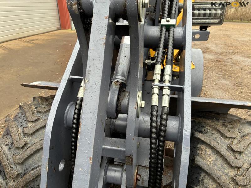 Eurotrac W11 skid steer loader 16