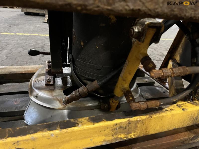 Falköping TC-05 salt spreader 14