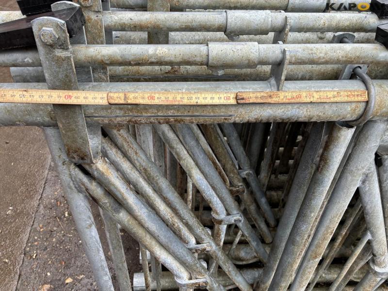 Prison grid + various cattle equipment 7