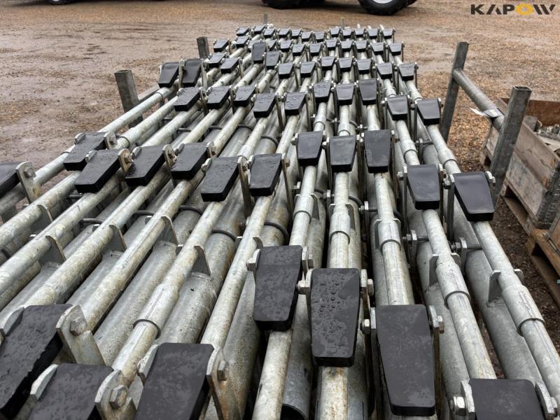 Prison grid + various cattle equipment 10