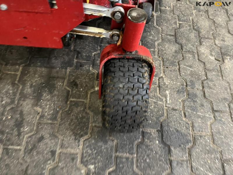 Ferris ISX800 lawn mower 11