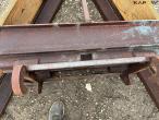 Feed scraper with Weidermann hitch 7