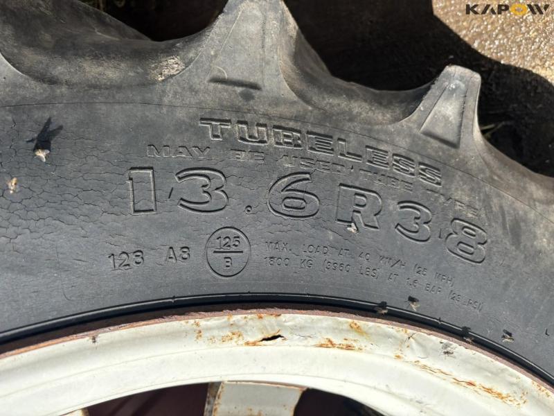 Ford wheels 13.6-38 10