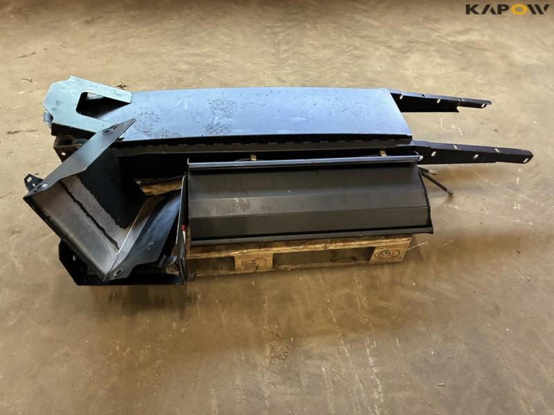 Extension spout for new Holland Fr. mower 1