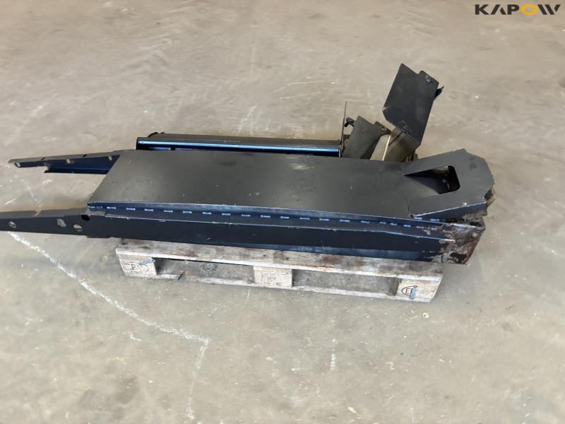 Extension spout for new Holland Fr. mower 3