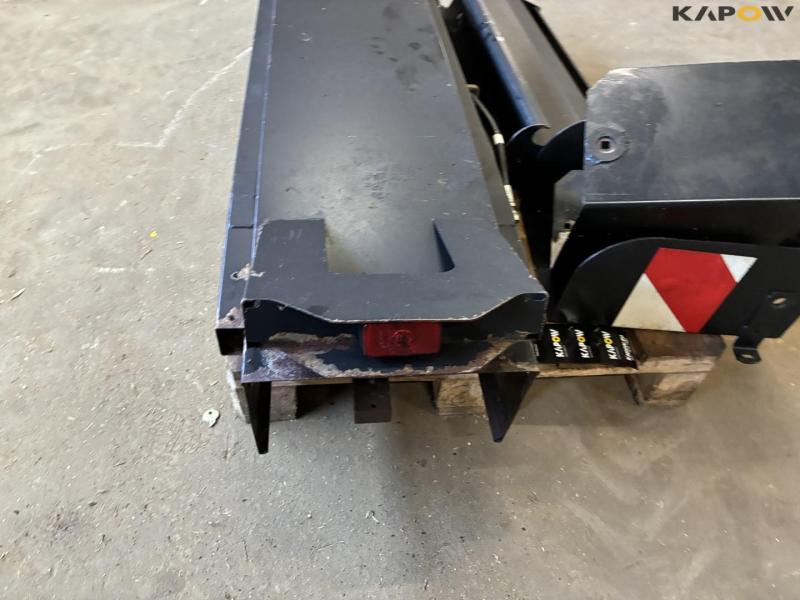 Extension spout for new Holland Fr. mower 13