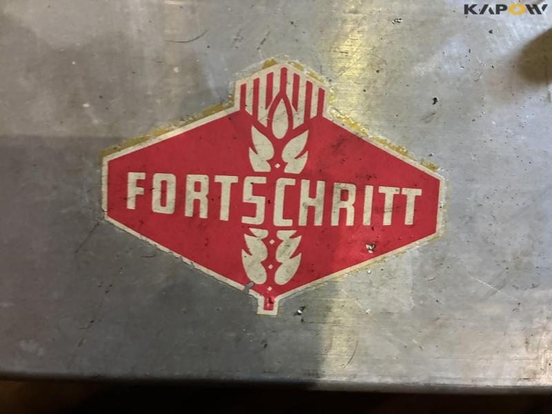 Fortschritt T260 conveyor belt 7