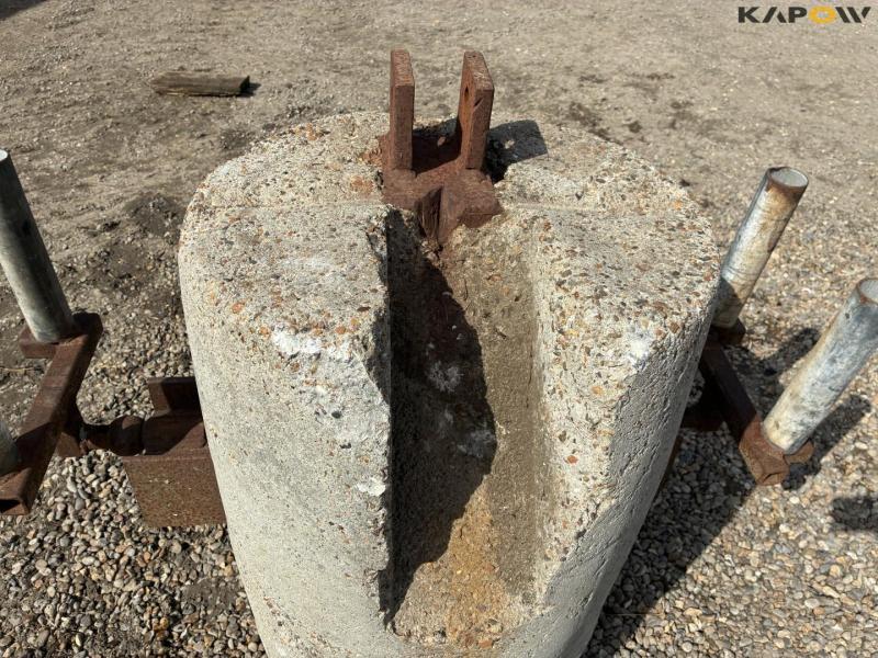 Concrete front block 6