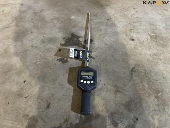 Straw moisture meter