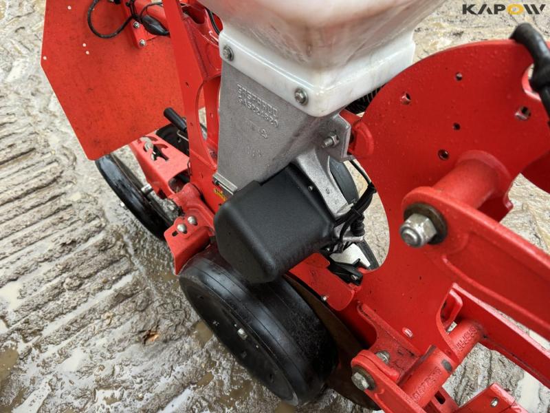 Gaspardo 12 row corn seeder 14