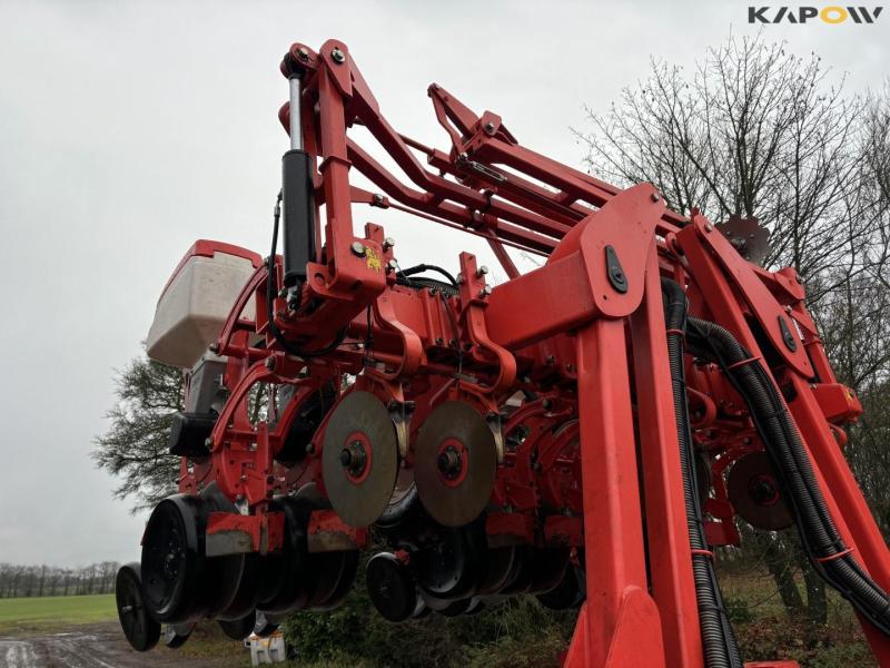 Gaspardo 12 row corn seeder 26