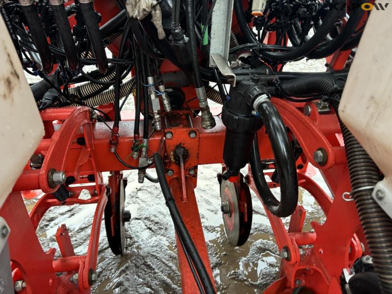Gaspardo 12 row corn seeder 35