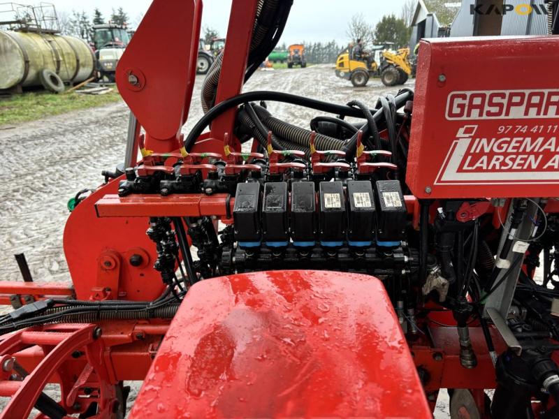 Gaspardo 12 row corn seeder 41