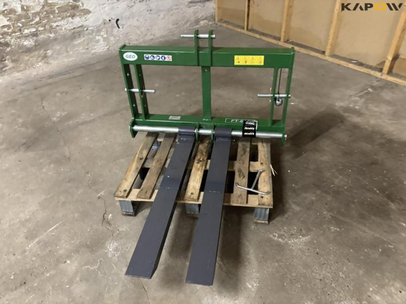 GEO FT600 pallet forks with 3-point hitch 2