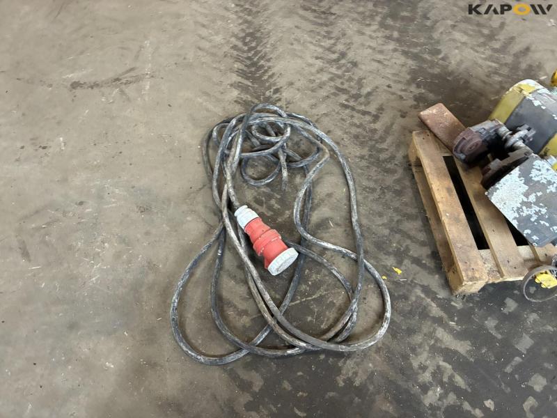 GIS hoist 4