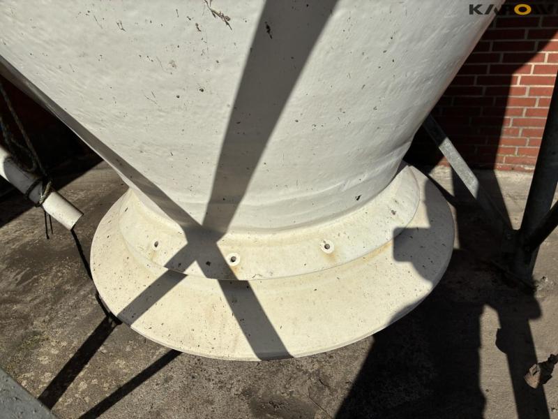 Fiberglass silo 9