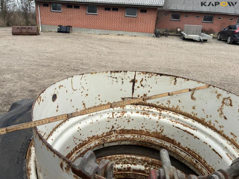 Goodyear 18.4-R38 twin wheels with locks 2