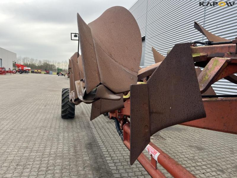 Gregoire-Besson 8 furrow reversible plough 16