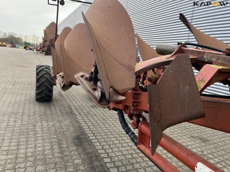 Gregoire-Besson 8 furrow reversible plough 17