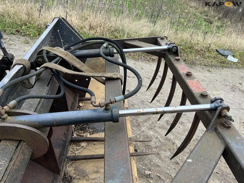 Hürlimann H-4105 front loader tractor  17