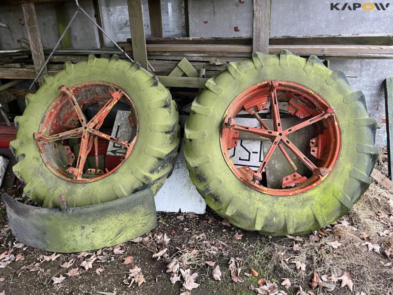 Hürlimann H-4105 front loader tractor  52