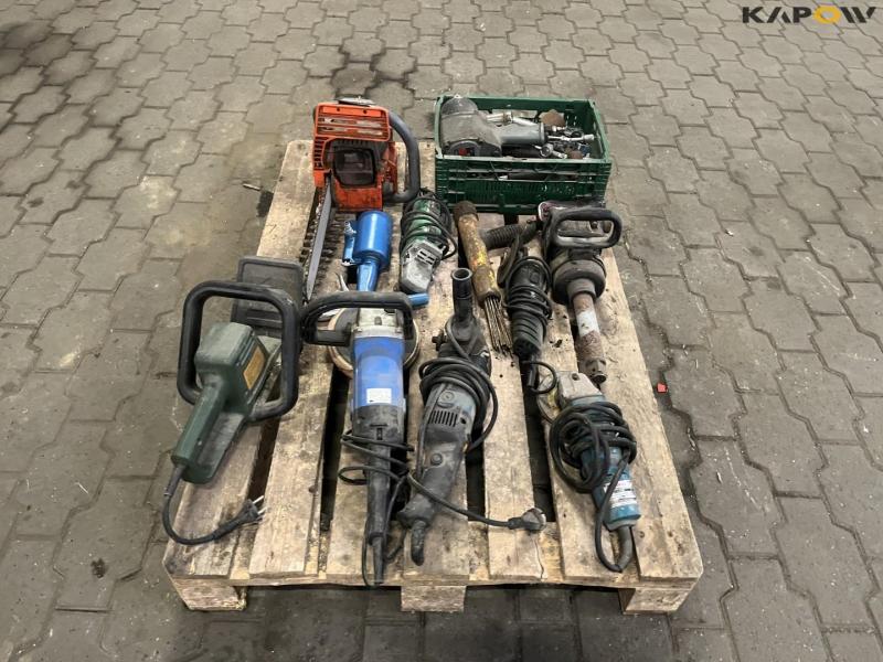 Hand tools and chainsaw 2