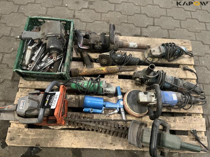 Hand tools and chainsaw 18