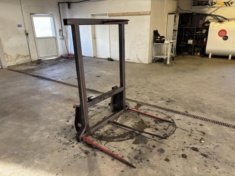 Forage spear with Euro hitch 3