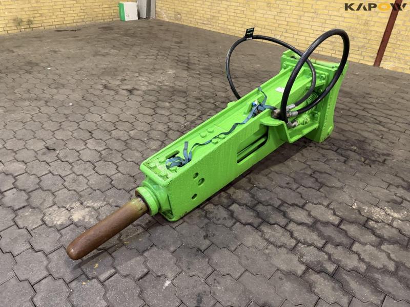 Hammer with S70 hitch 1