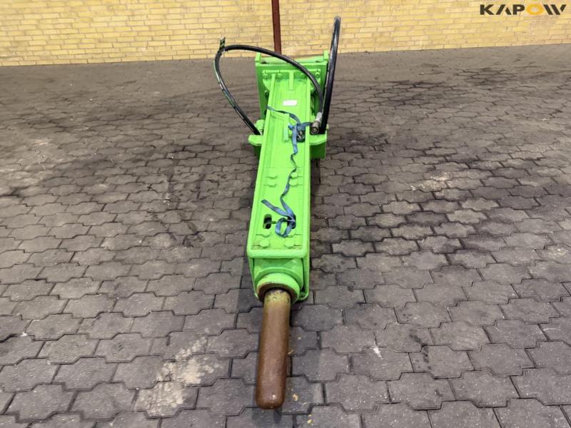 Hammer with S70 hitch 2