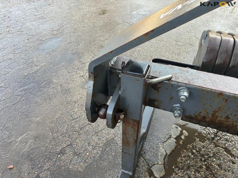 HE-VA front frame with Agco weight discs 12