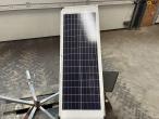 Fence device with solar cells 5