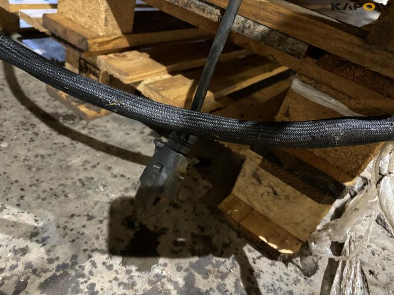 Hilltip salt spreader 17