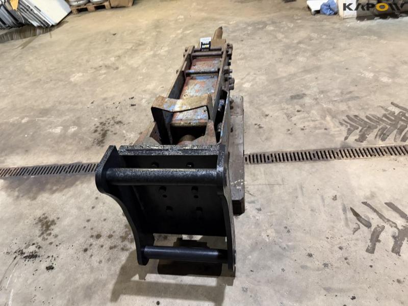 Hydraulic hammer with S70 hitch 4