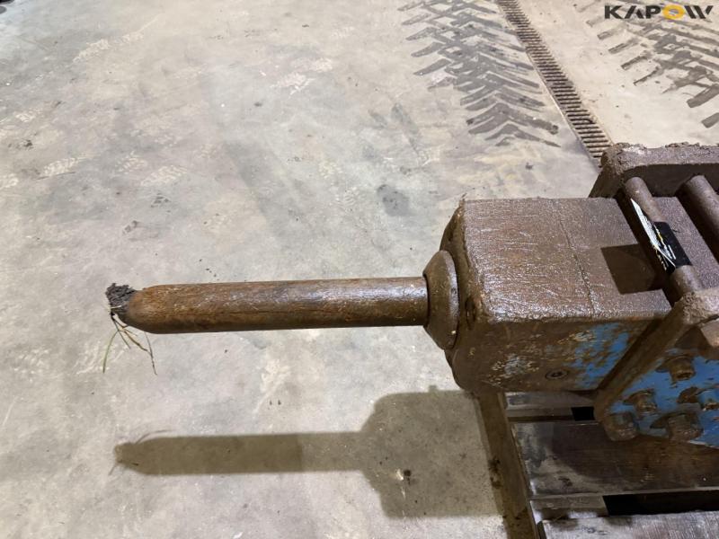 Hydraulic hammer with S70 hitch 7