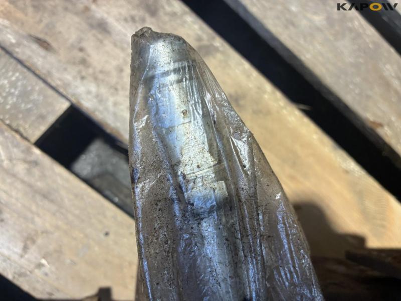 Hydraulic hammer 9