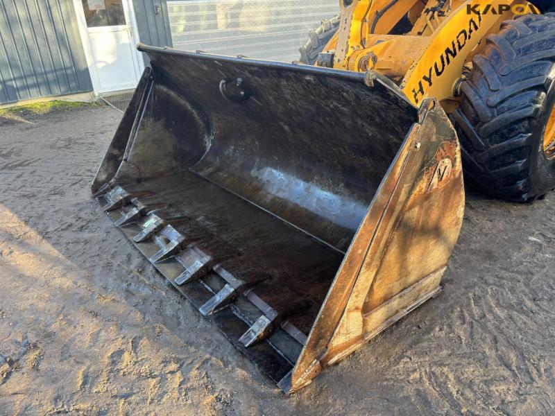 Hyundai HL 757-9A XTD wheel loader 9