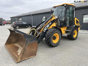 JCB 409 wheel loader 1