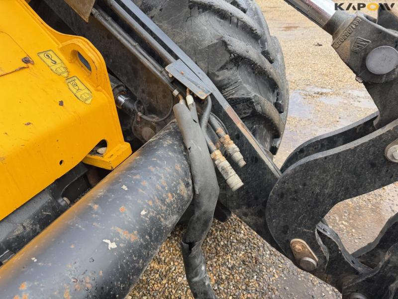 JCB 427 Agri wheel loader 15