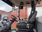 JCB 427 Agri wheel loader 33