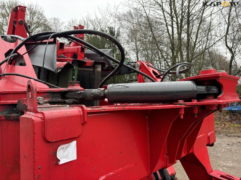 JF mower with belt and crimper 31