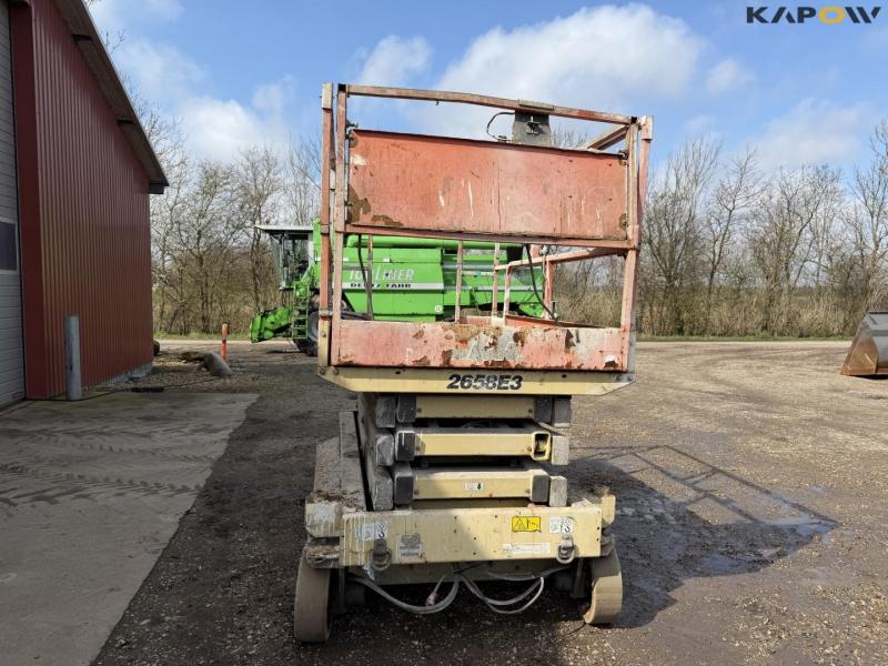 JLG 2658E3 scissor lift 2